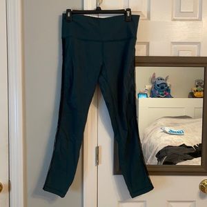 LULULEMON GREEN LEGGINGS W/BLACK MESH ON SIDES